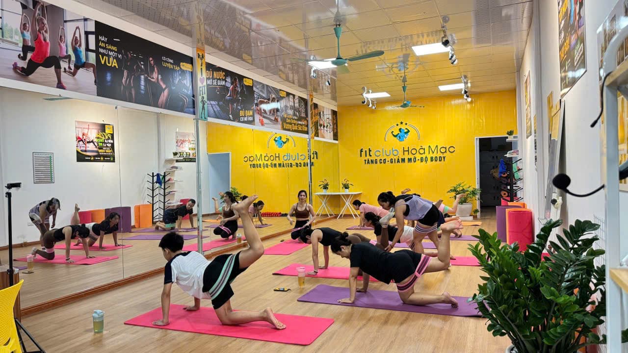 Bài tập Donkey Kicks cùng dây vải Booty Bands